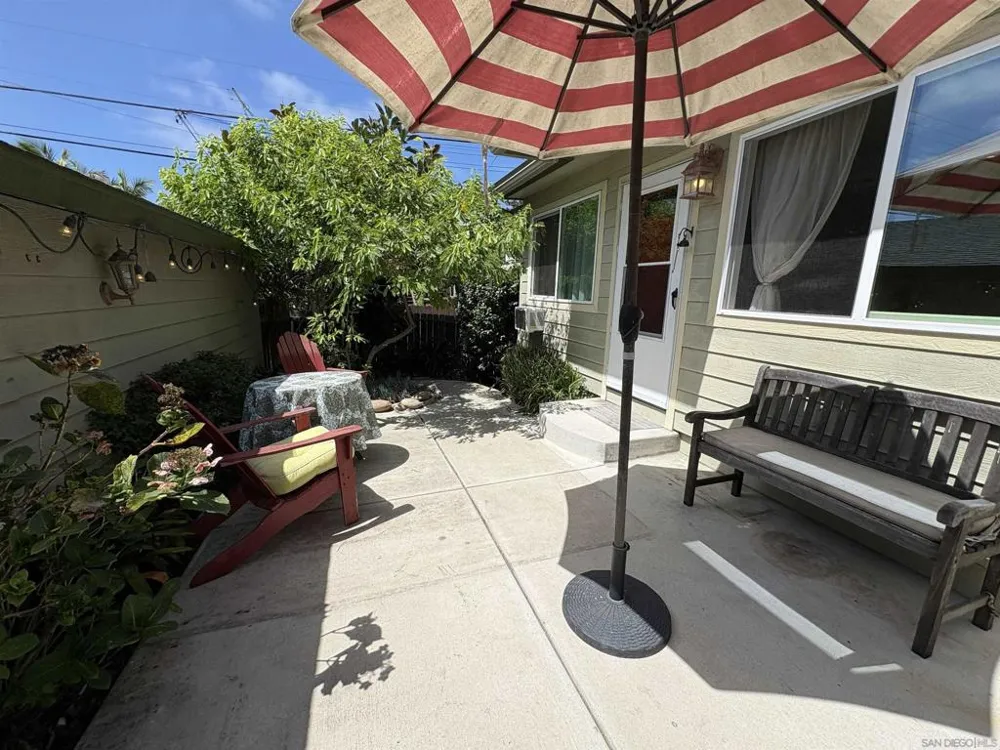 1455 Bluebird Ln La Jolla, CA 92037