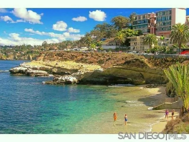 1455 Bluebird Ln La Jolla, CA 92037