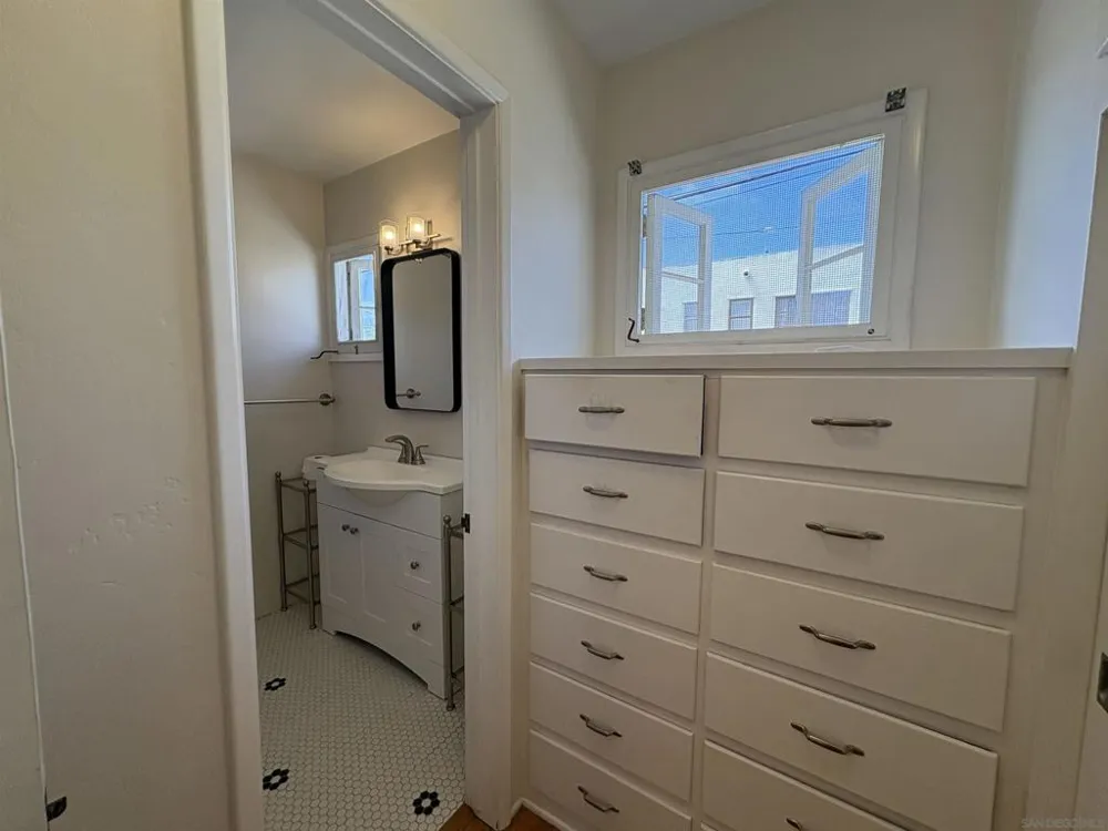 1455 Bluebird Ln La Jolla, CA 92037