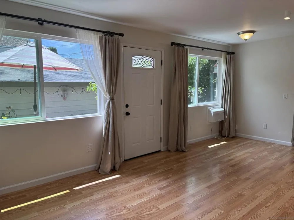 1455 Bluebird Ln La Jolla, CA 92037