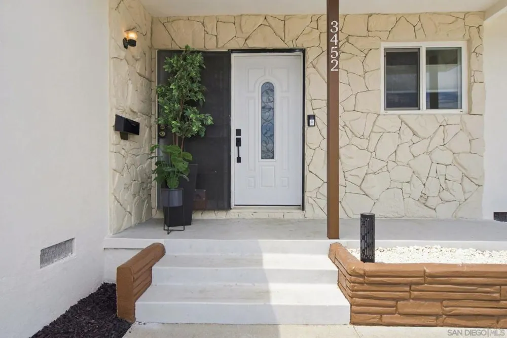 3452 Trophy Dr La Mesa, CA 91941
