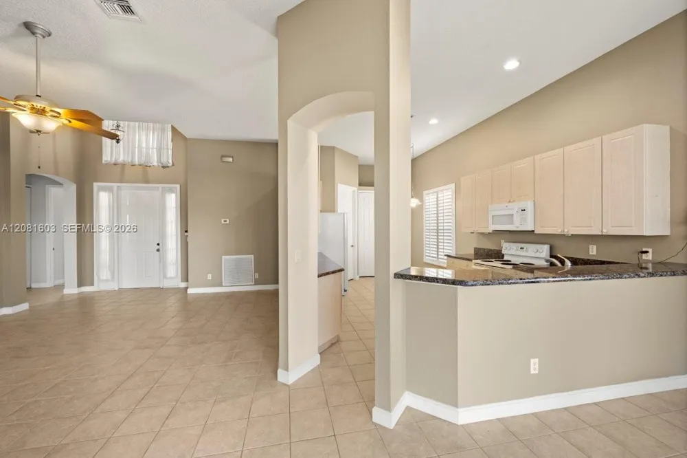303 NW Somerset Cir Port St. Lucie, FL 34983