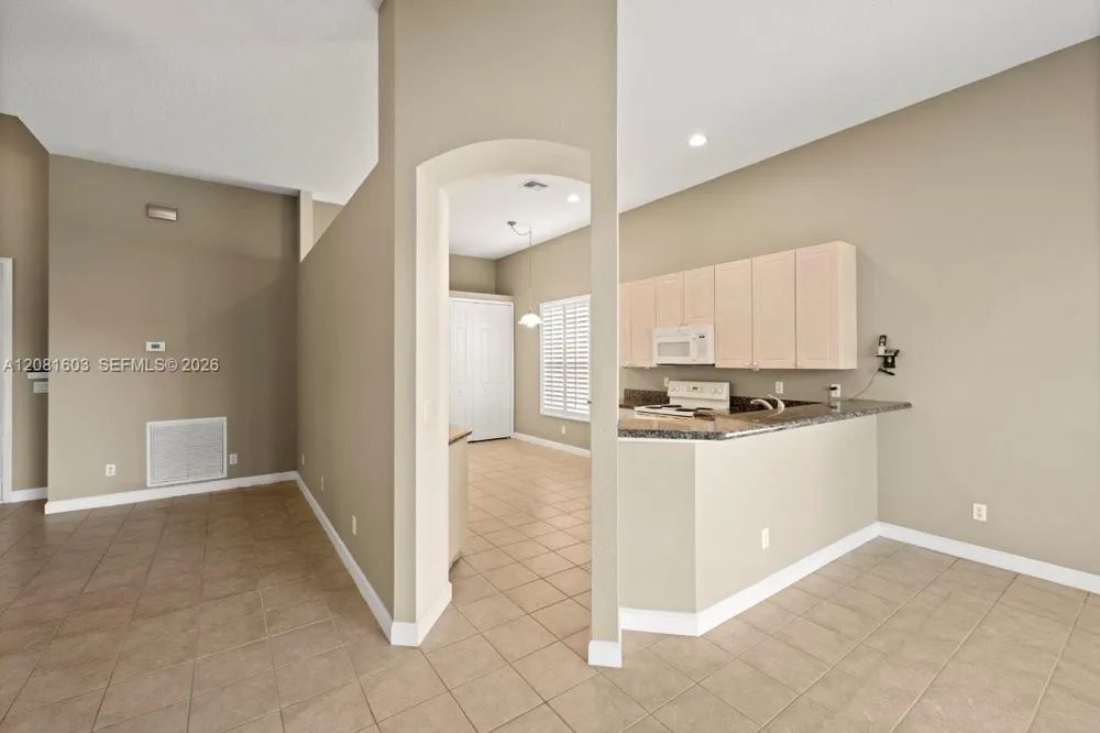 303 NW Somerset Cir Port St. Lucie, FL 34983