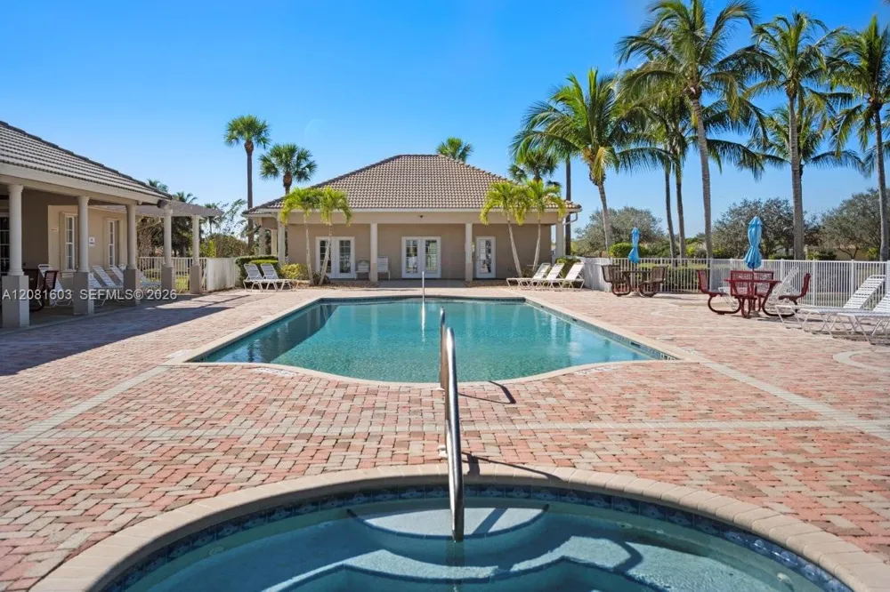 303 NW Somerset Cir Port St. Lucie, FL 34983