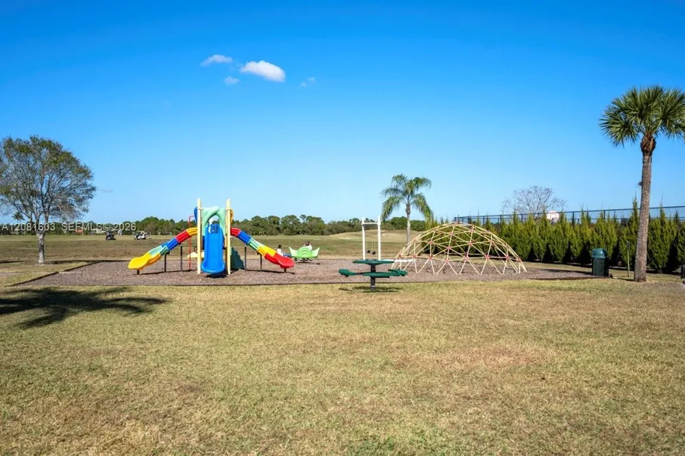 303 NW Somerset Cir Port St. Lucie, FL 34983
