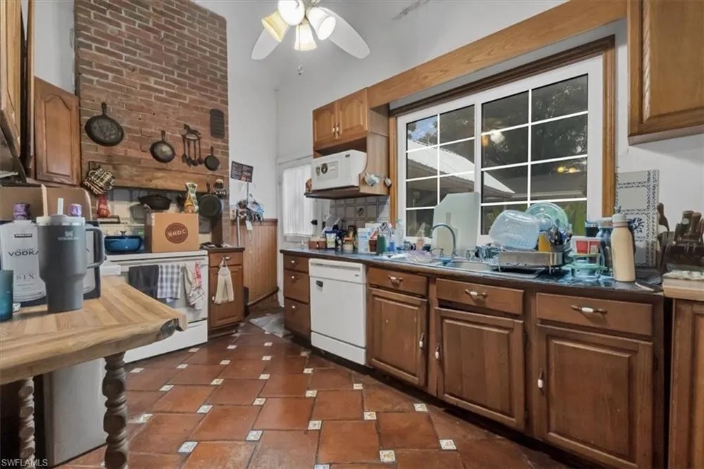 236 E Arcade Avenue Clewiston, FL 33440