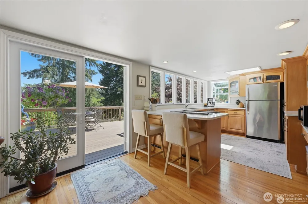 18002 25th Avenue NE Lake Forest Park, WA 98155