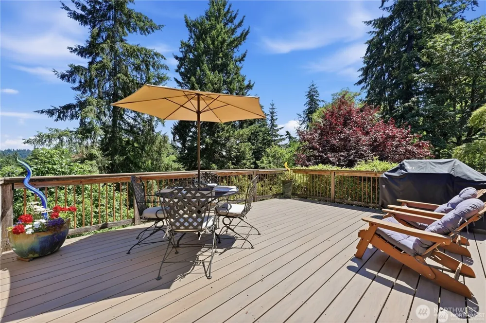 18002 25th Avenue NE Lake Forest Park, WA 98155