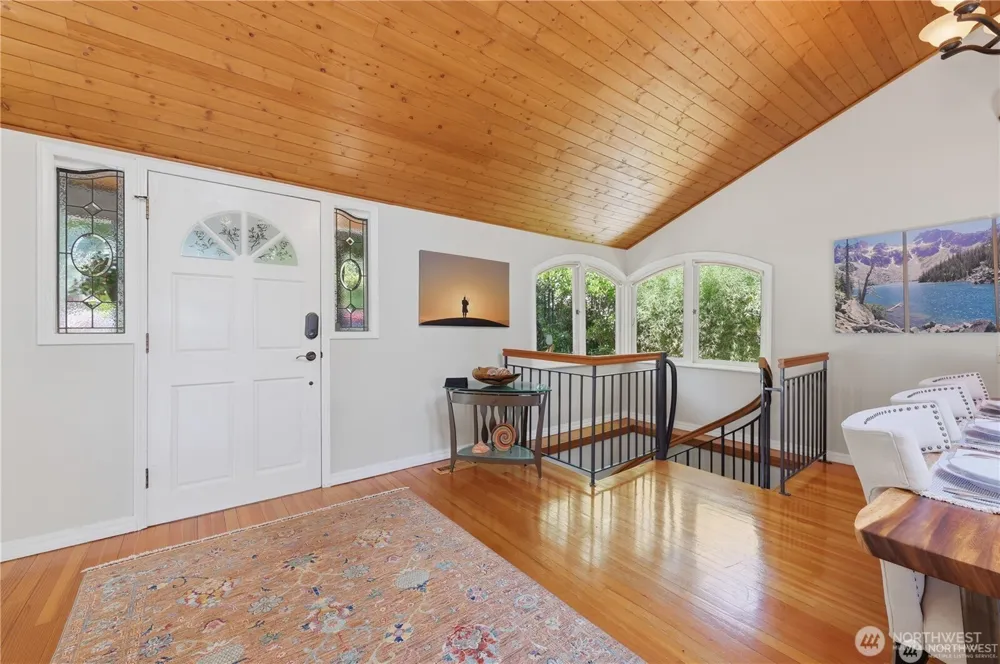 18002 25th Avenue NE Lake Forest Park, WA 98155
