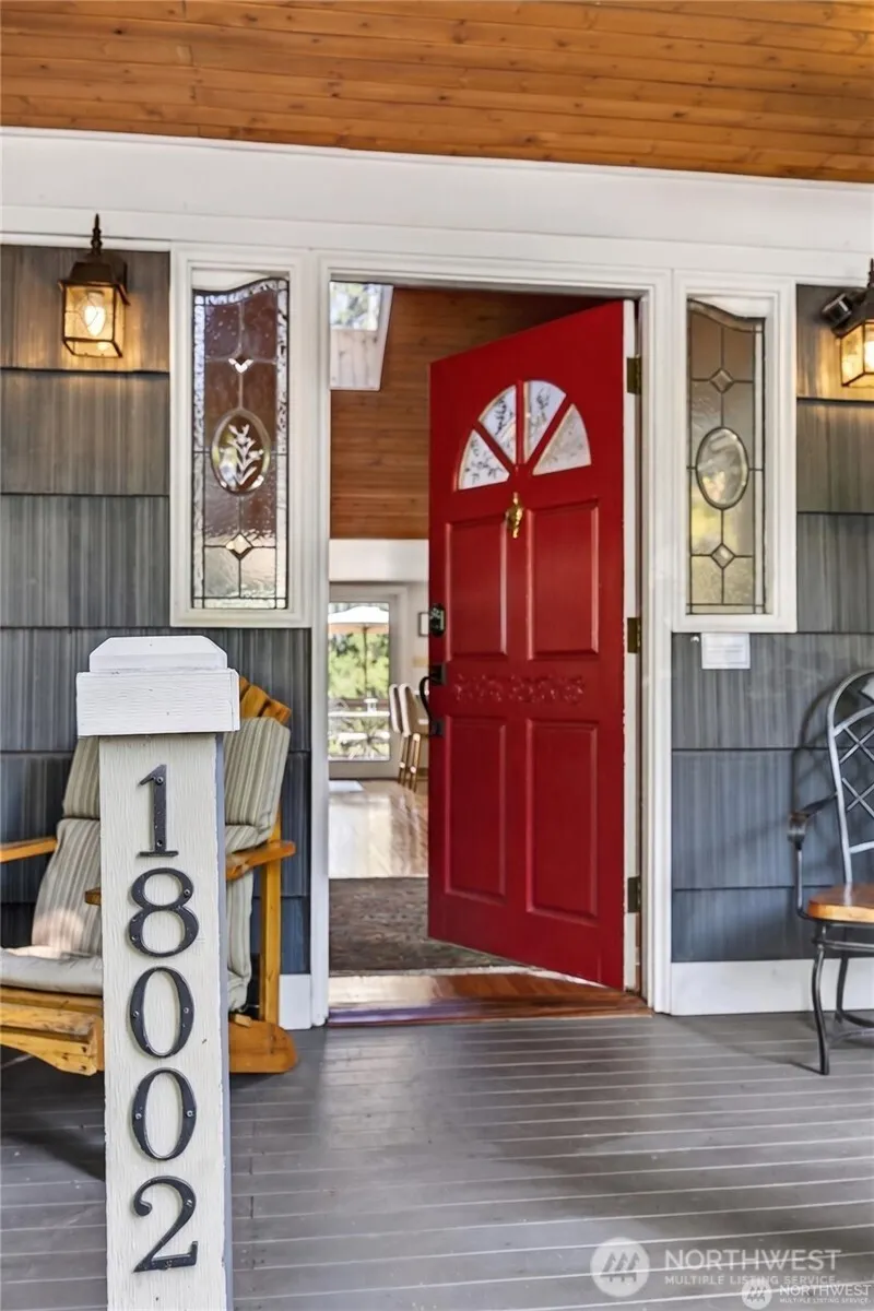18002 25th Avenue NE Lake Forest Park, WA 98155