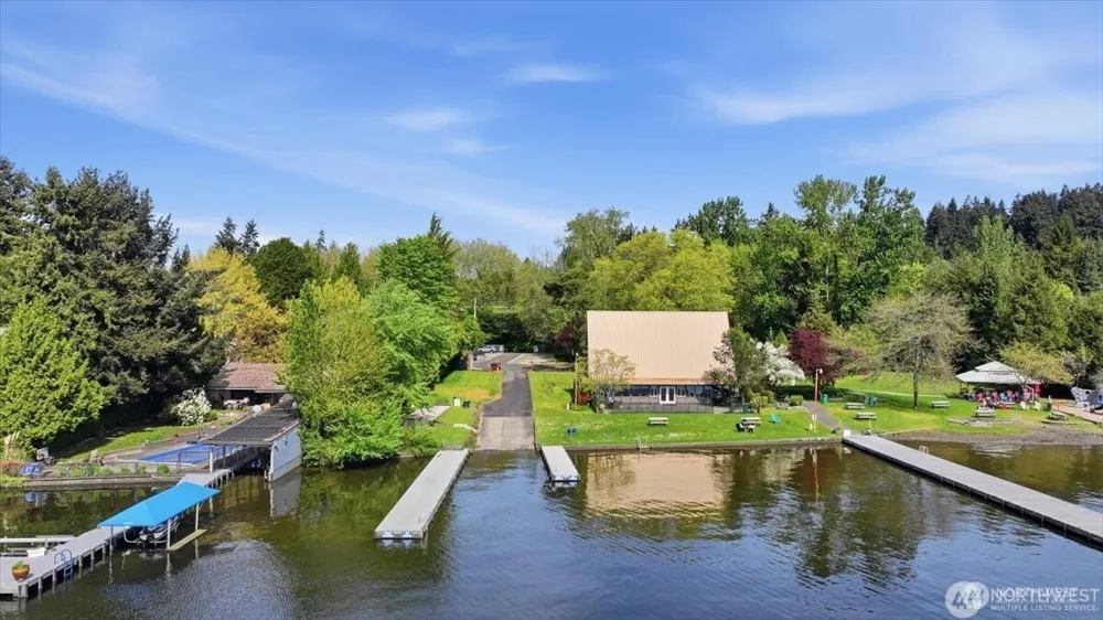 18002 25th Avenue NE Lake Forest Park, WA 98155