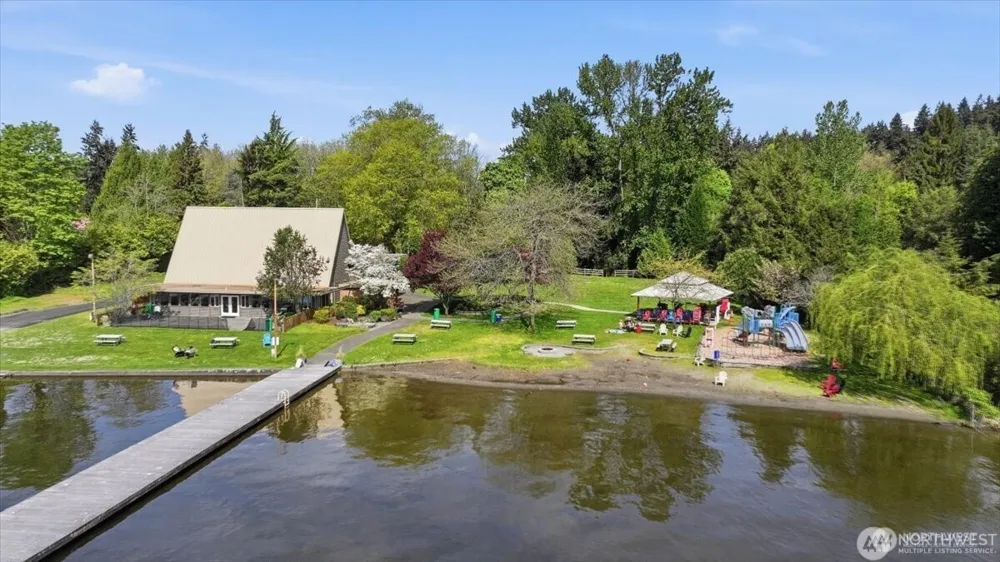 18002 25th Avenue NE Lake Forest Park, WA 98155