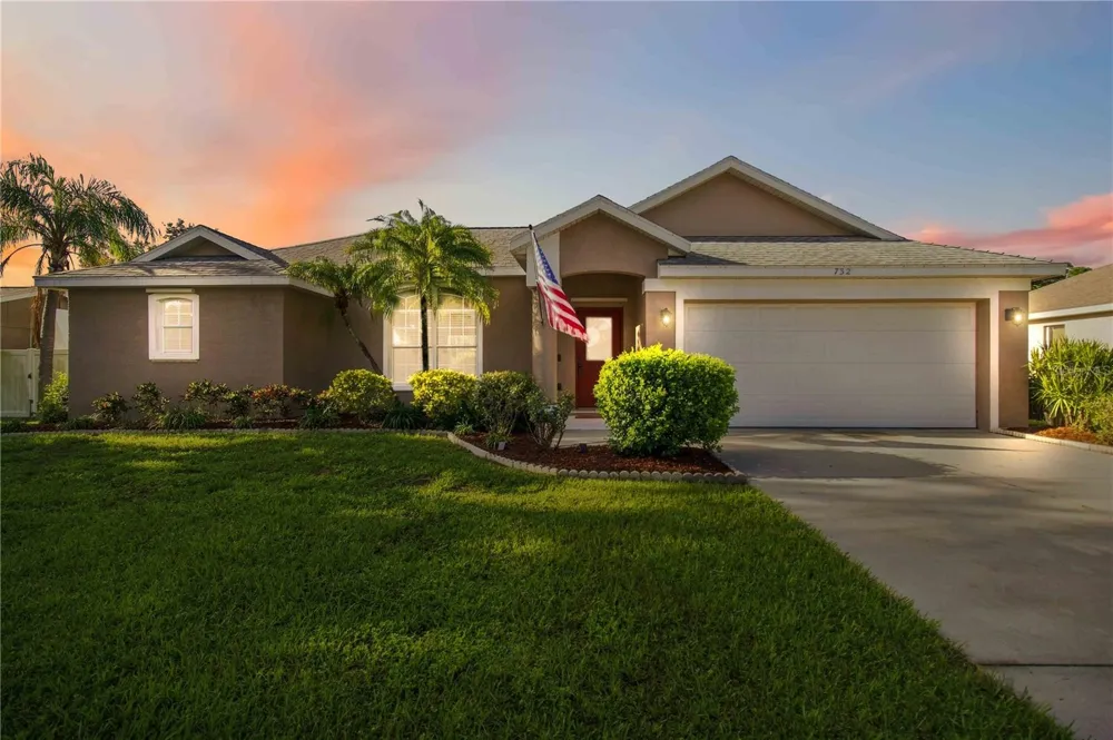 732 PLUM TREE LANE Sarasota, FL 34243
