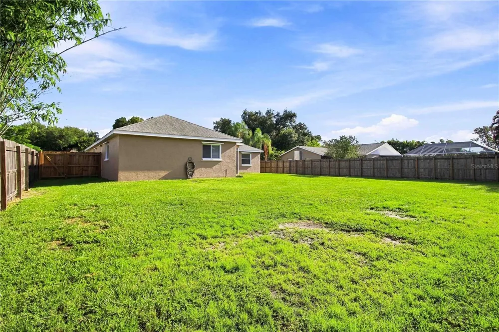 732 PLUM TREE LANE Sarasota, FL 34243