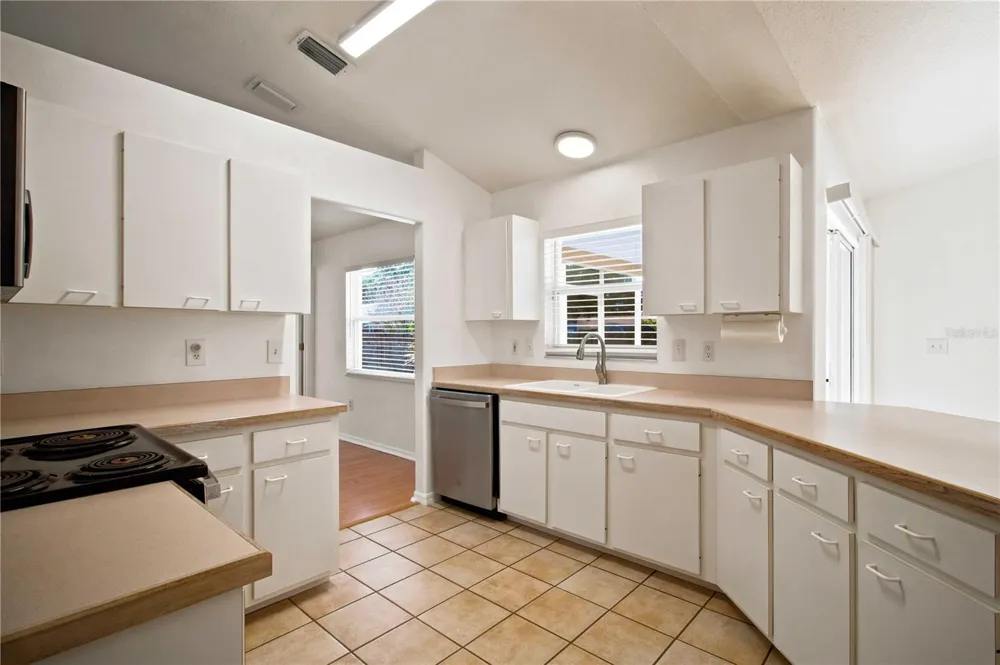 732 PLUM TREE LANE Sarasota, FL 34243
