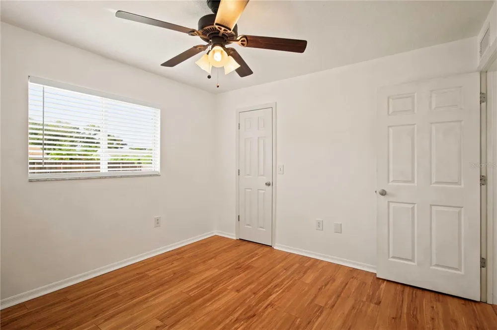 732 PLUM TREE LANE Sarasota, FL 34243