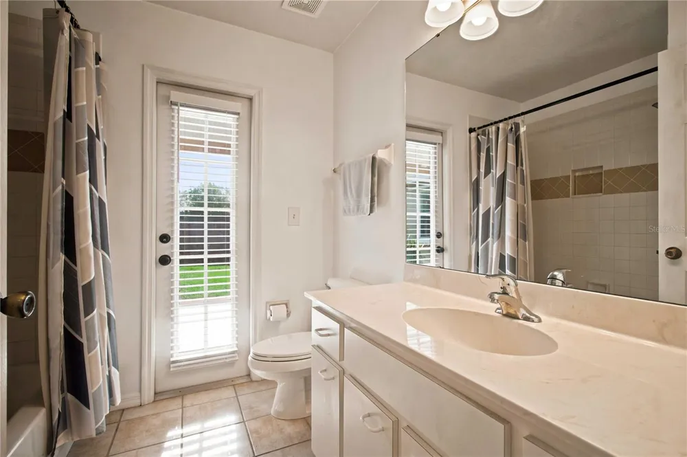732 PLUM TREE LANE Sarasota, FL 34243