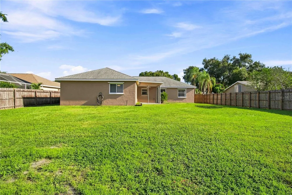 732 PLUM TREE LANE Sarasota, FL 34243