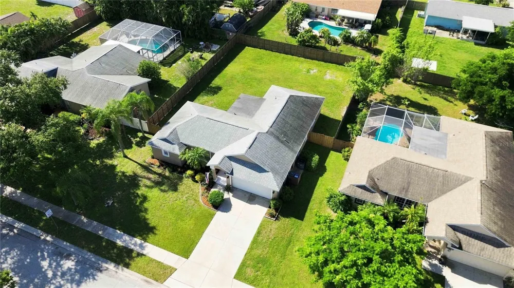 732 PLUM TREE LANE Sarasota, FL 34243