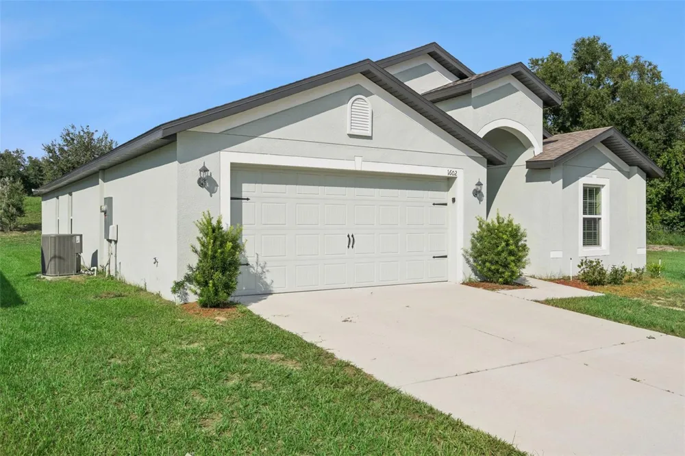 1602 ORNE STREET Mascotte, FL 34753