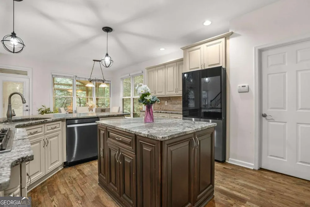 1340 Tahoe Pines CIR Alpharetta, GA 30005