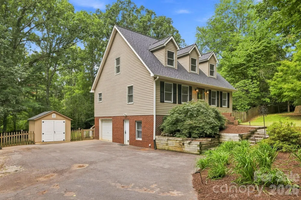 505 Pole Creasman Road Asheville, NC 28806