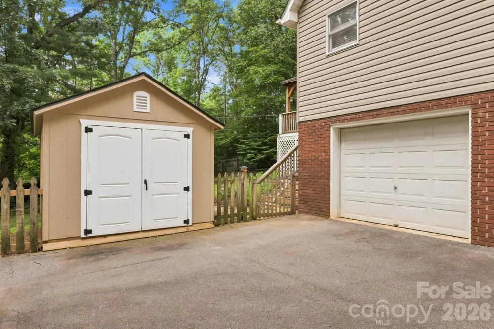 505 Pole Creasman Road Asheville, NC 28806