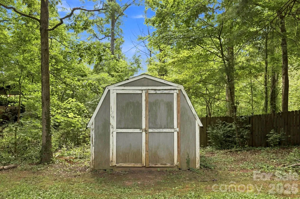 505 Pole Creasman Road Asheville, NC 28806