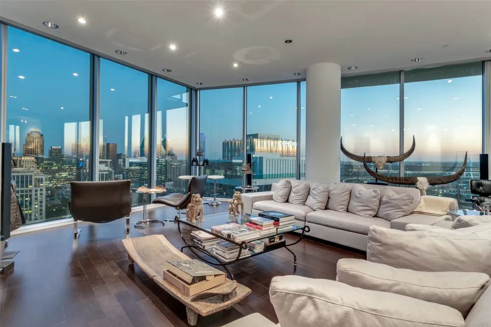 2900 Mckinnon Street #2701 Dallas, TX 75201