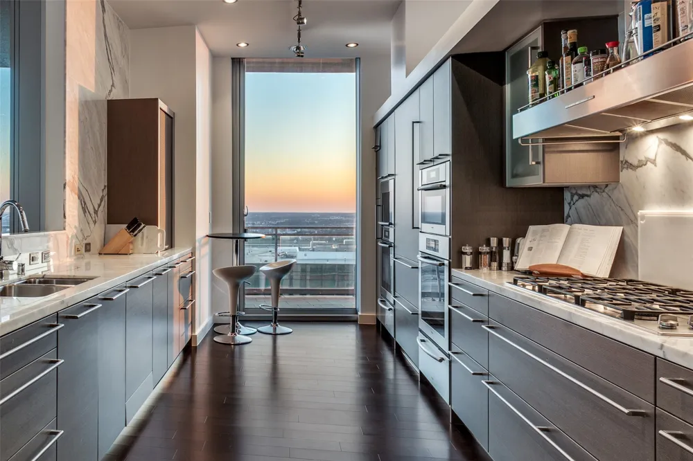 2900 Mckinnon Street #2701 Dallas, TX 75201