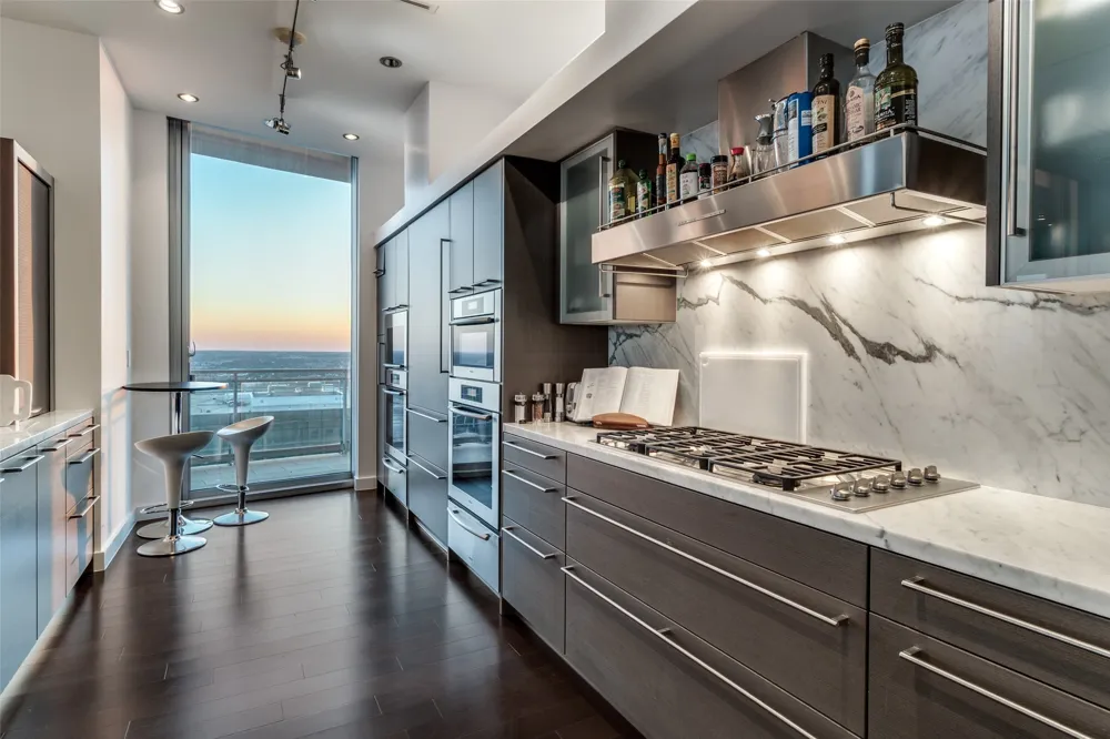 2900 Mckinnon Street #2701 Dallas, TX 75201