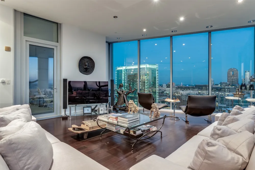 2900 Mckinnon Street #2701 Dallas, TX 75201