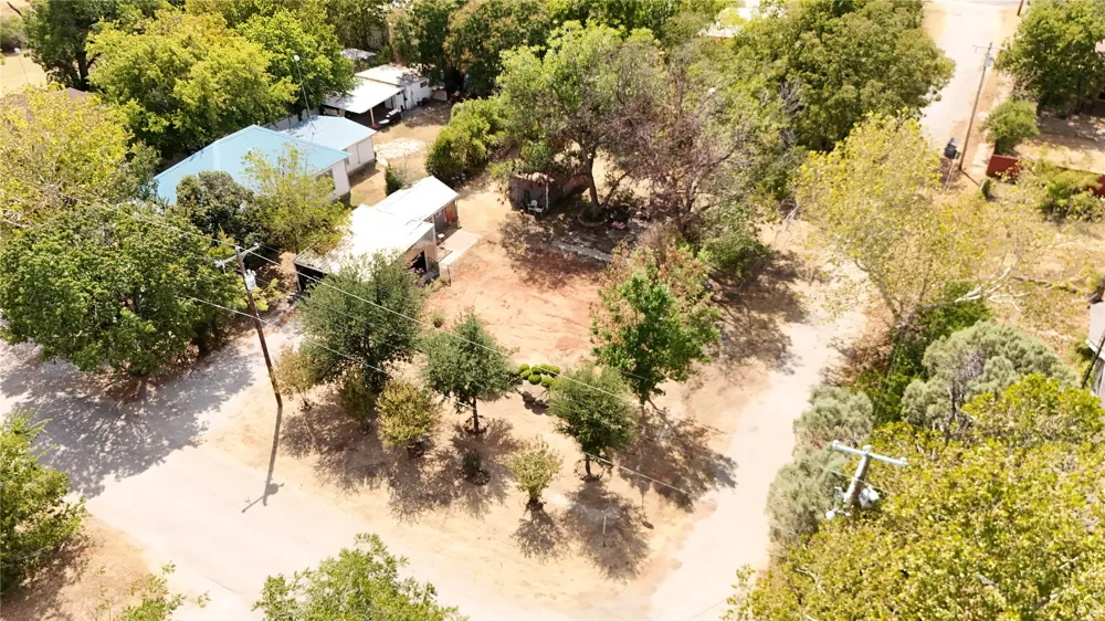 421 Houston Avenue Strawn, TX 76475