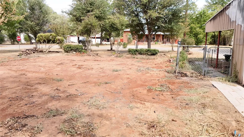 421 Houston Avenue Strawn, TX 76475