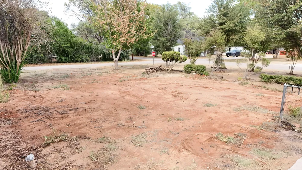 421 Houston Avenue Strawn, TX 76475