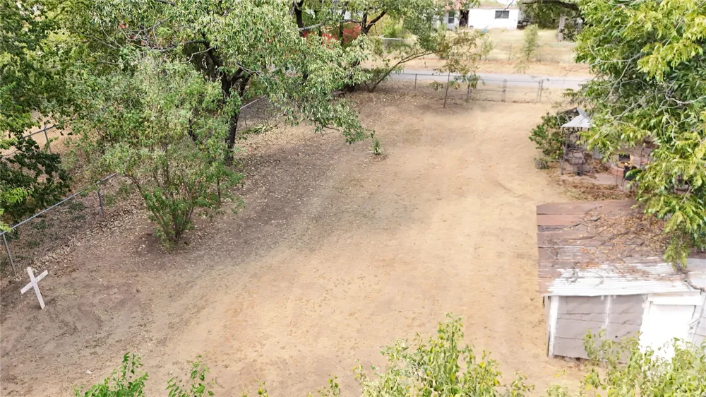 421 Houston Avenue Strawn, TX 76475