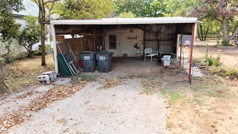 421 Houston Avenue Strawn, TX 76475