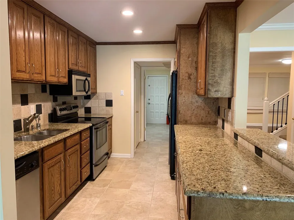 6949 Helsem Way #131 Dallas, TX 75230