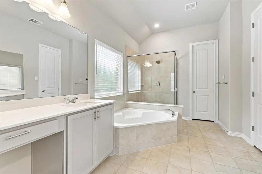 1005 Rosebay Drive Fort Worth, TX 76247