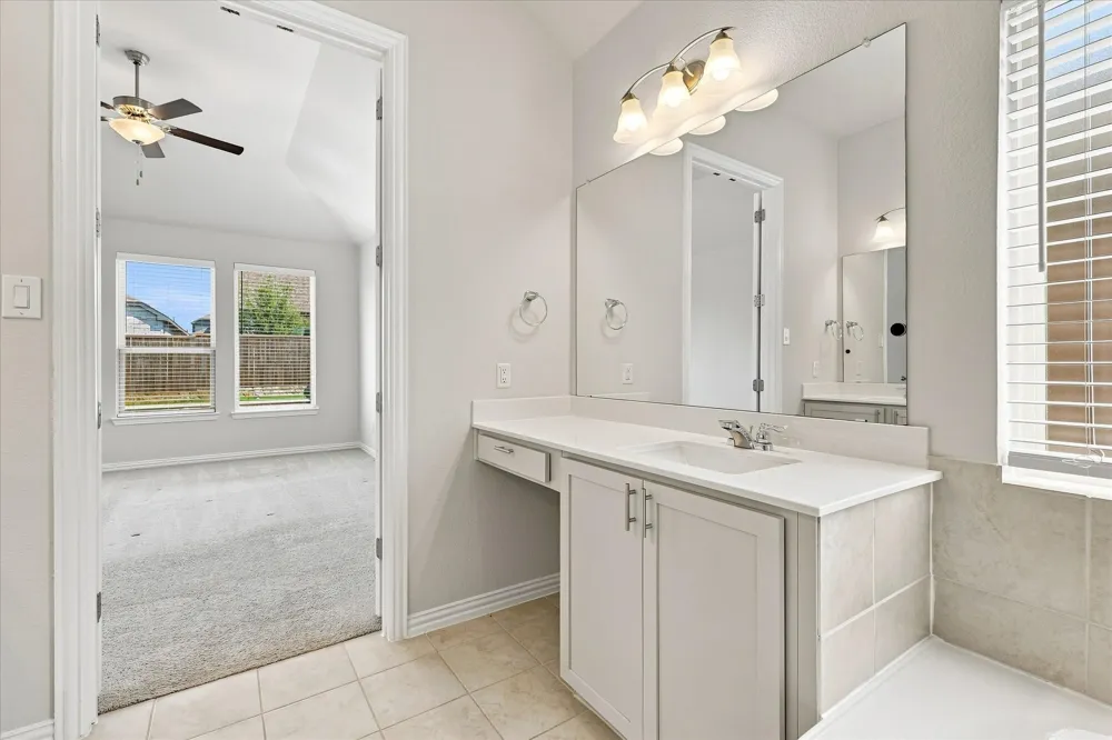 1005 Rosebay Drive Fort Worth, TX 76247