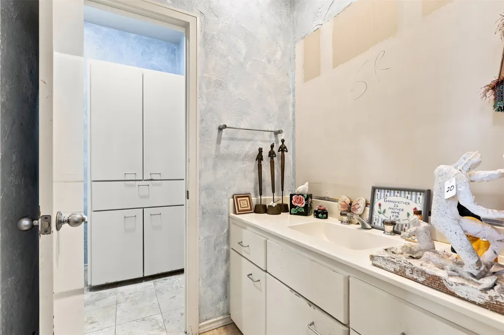 4609 Saxon Drive Plano, TX 75093