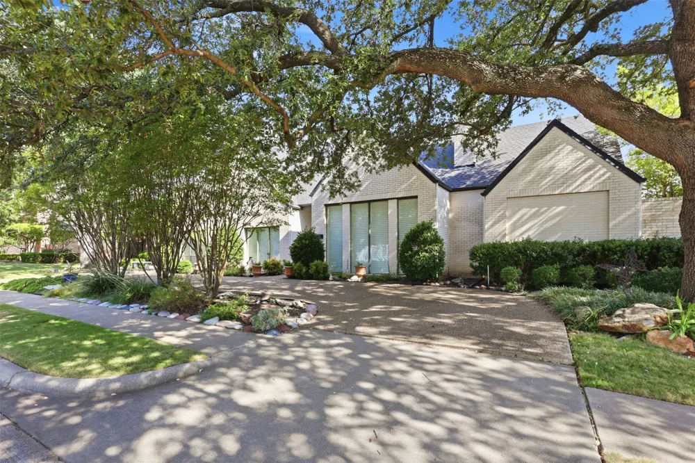 4609 Saxon Drive Plano, TX 75093