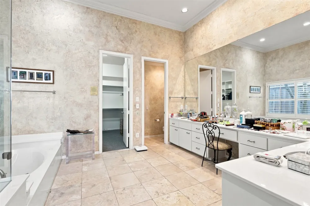 4609 Saxon Drive Plano, TX 75093