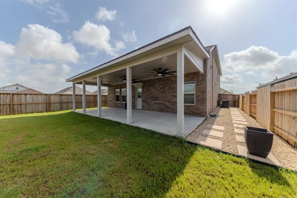 2074 Solstice Landing Drive Brookshire, TX 77423