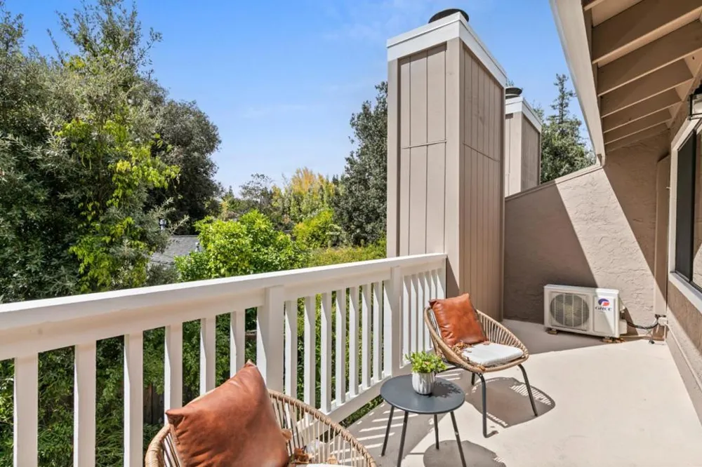 612 Sierra Vista Avenue #K Mountain View, CA 94043