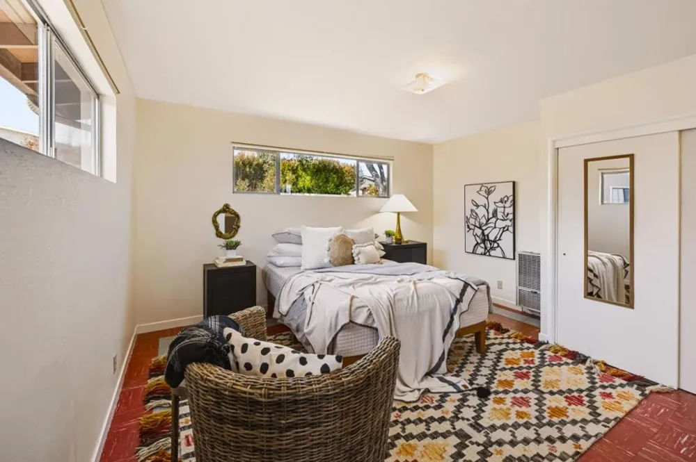 835 Pine Street Monterey, CA 93940