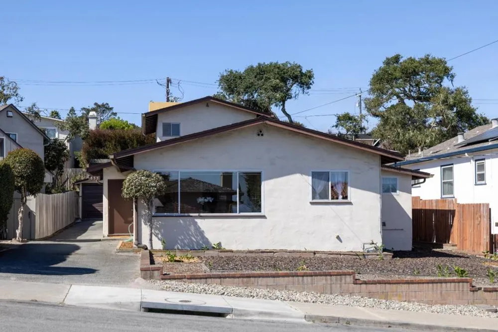 835 Pine Street Monterey, CA 93940