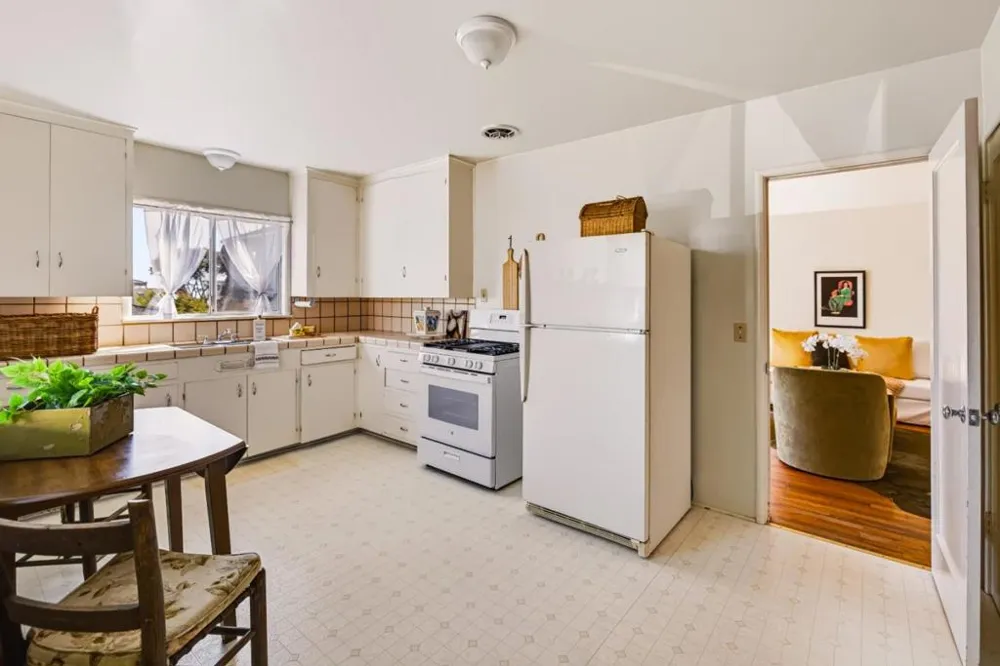 835 Pine Street Monterey, CA 93940