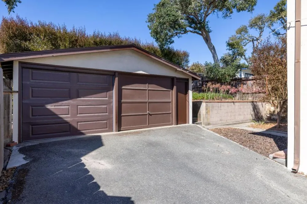 835 Pine Street Monterey, CA 93940