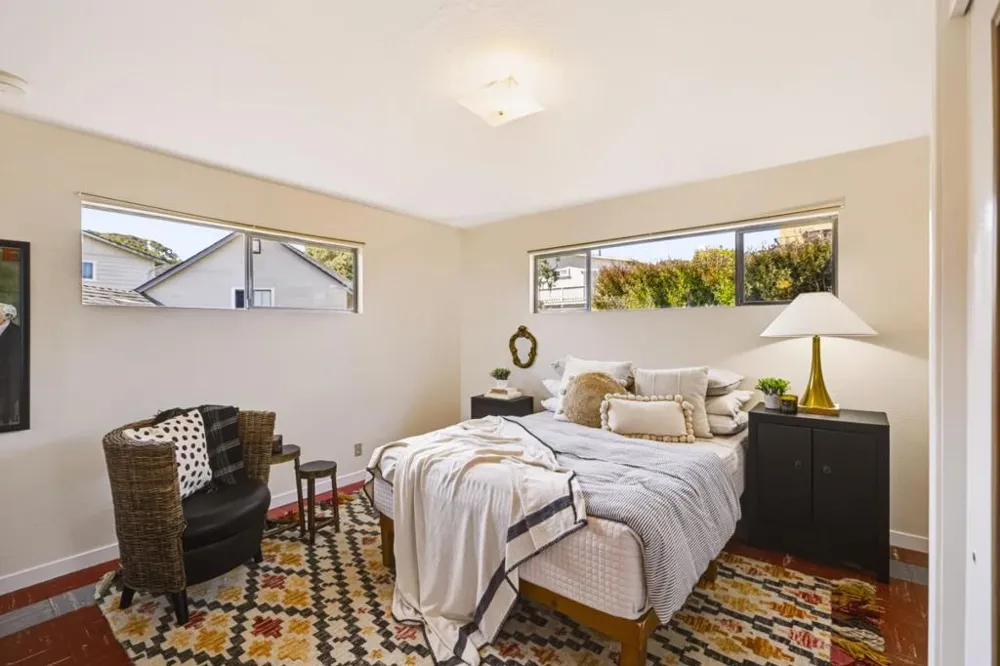 835 Pine Street Monterey, CA 93940